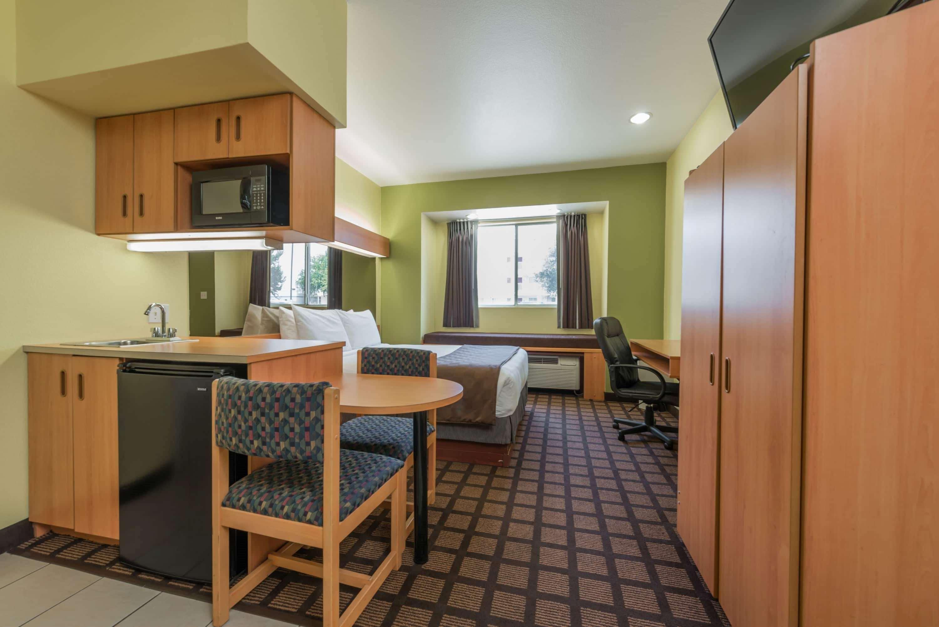 Microtel Inn & Suites By Wyndham Ft. Worth North/At Fossil Fort Worth Dış mekan fotoğraf